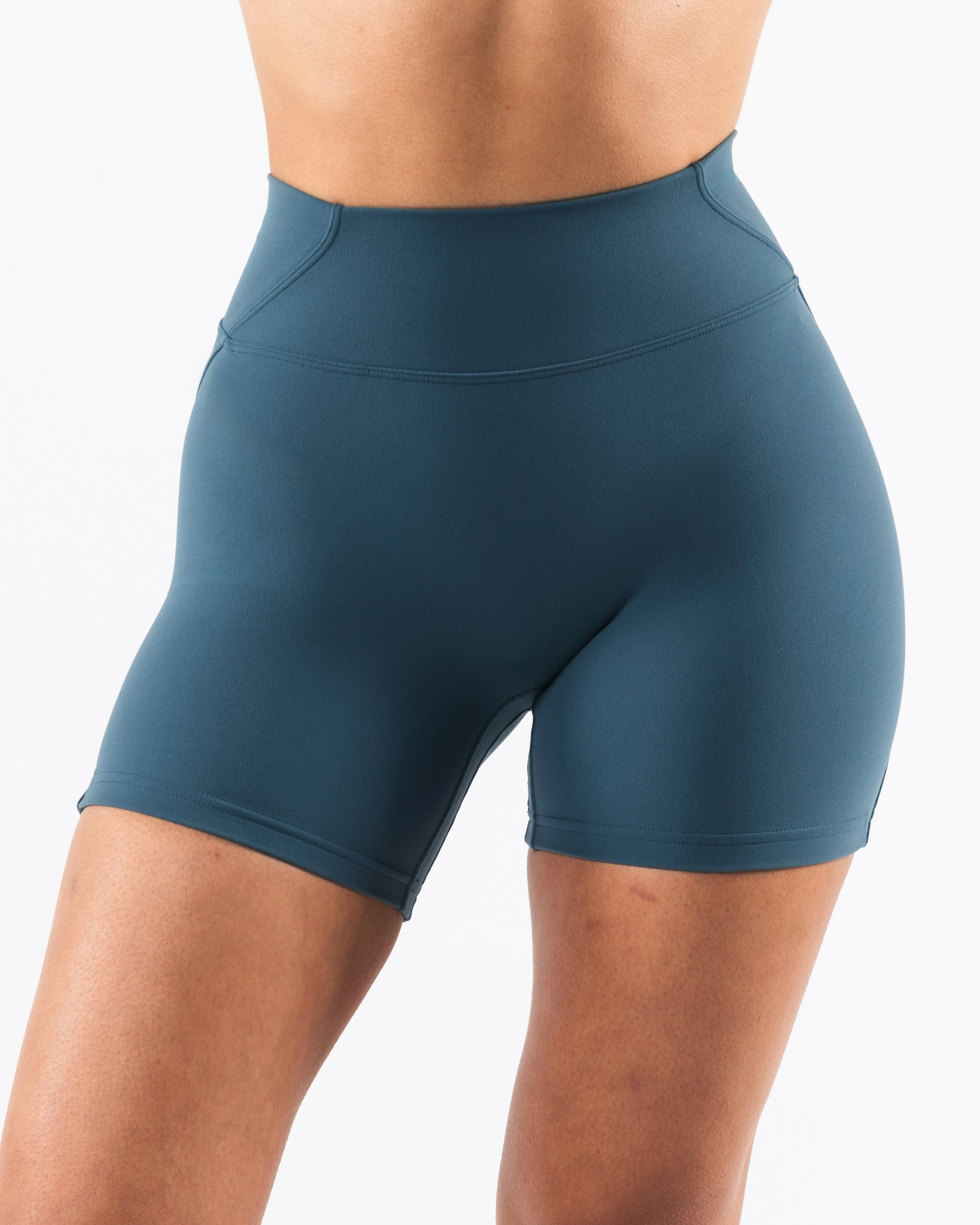 Aura Short 5 - Glacial Lake