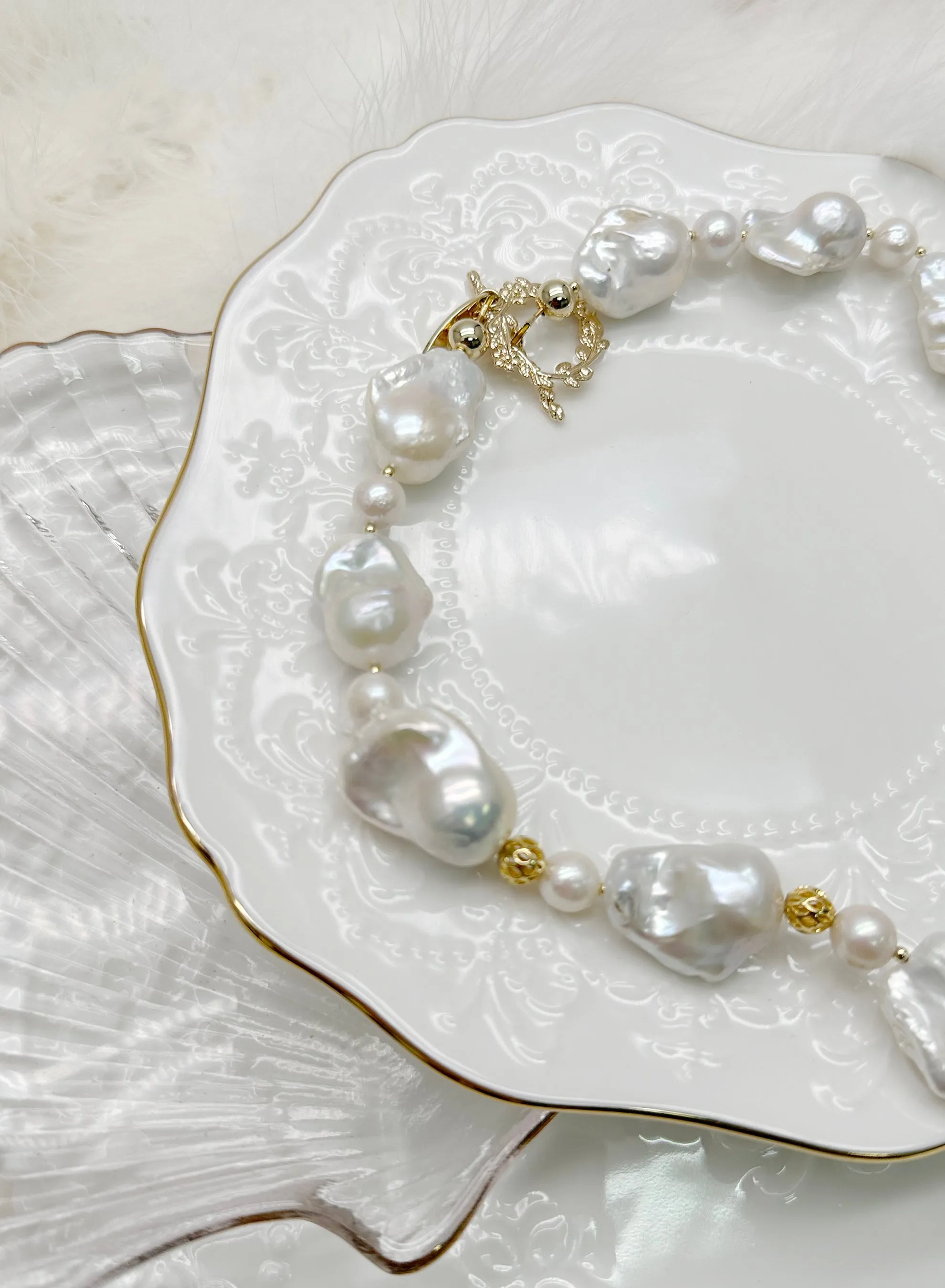 Baroque Pearls Short Necklace KN005