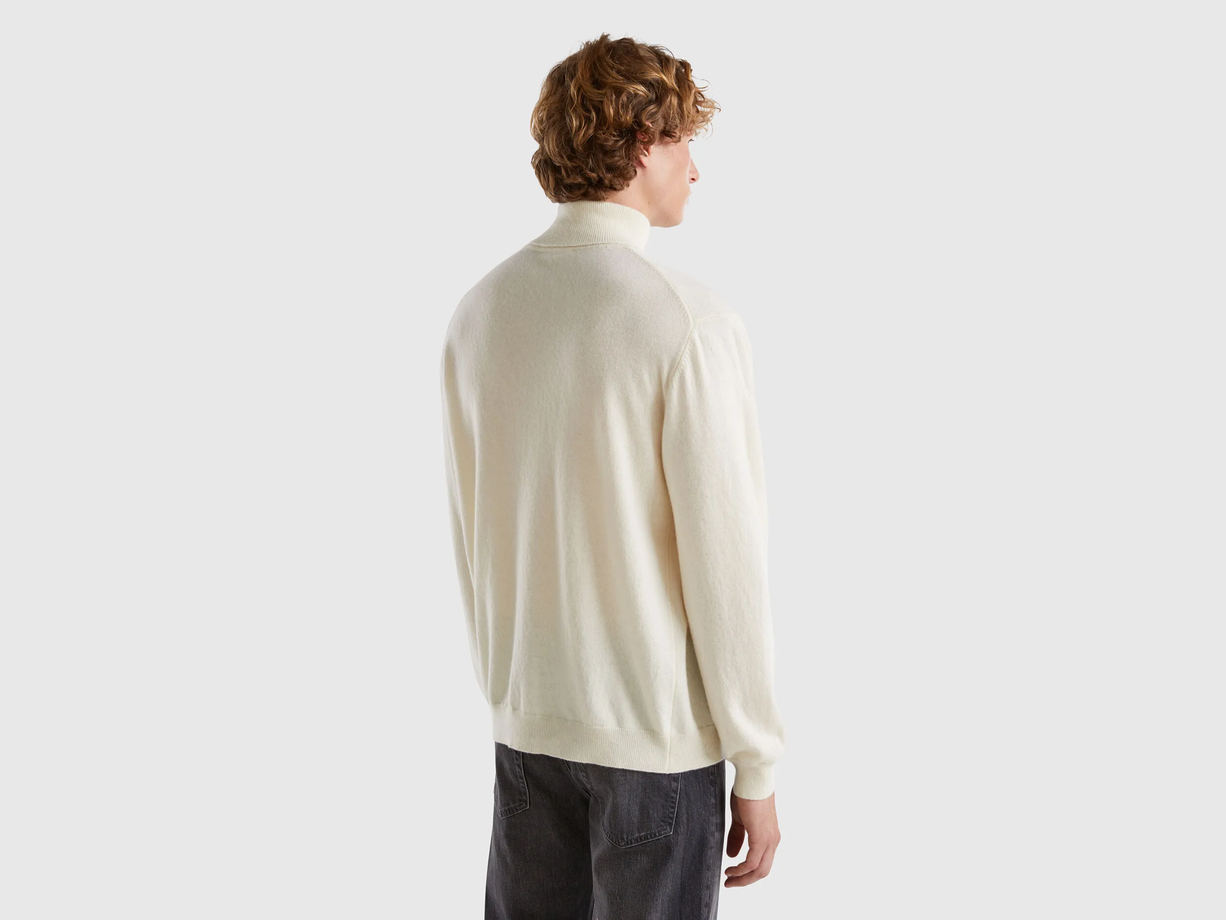 Cream white turtleneck in pure Merino wool - Creamy White | Benetton