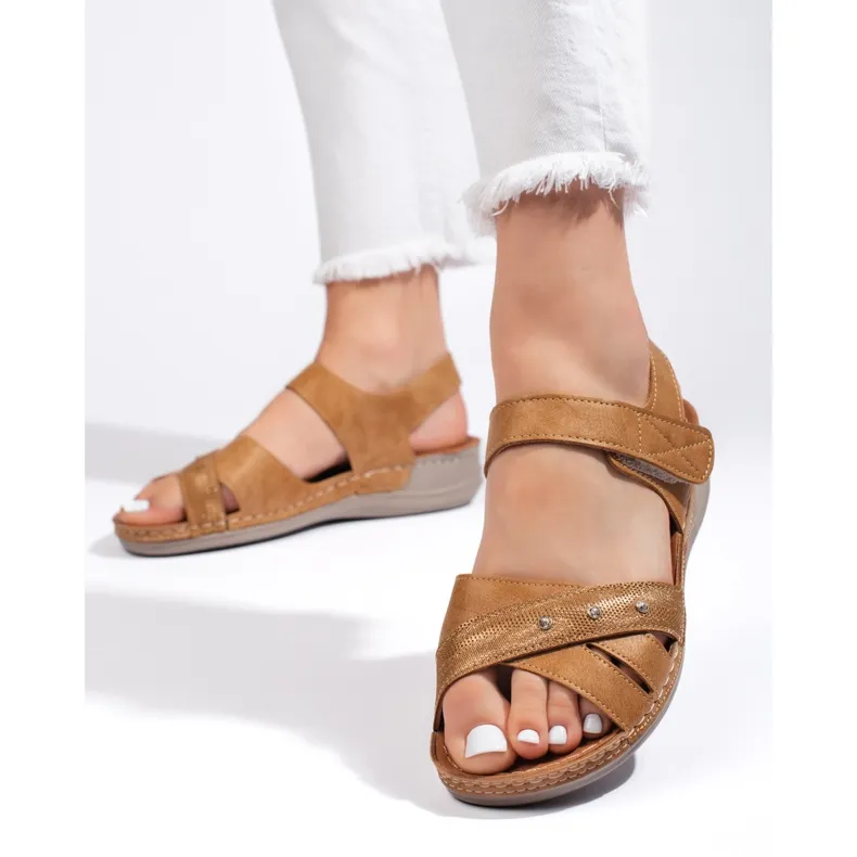 Light camel women's platform sandals brown