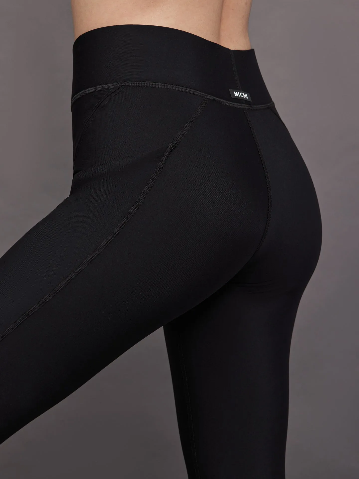 Odyssey Pocket Legging - Black