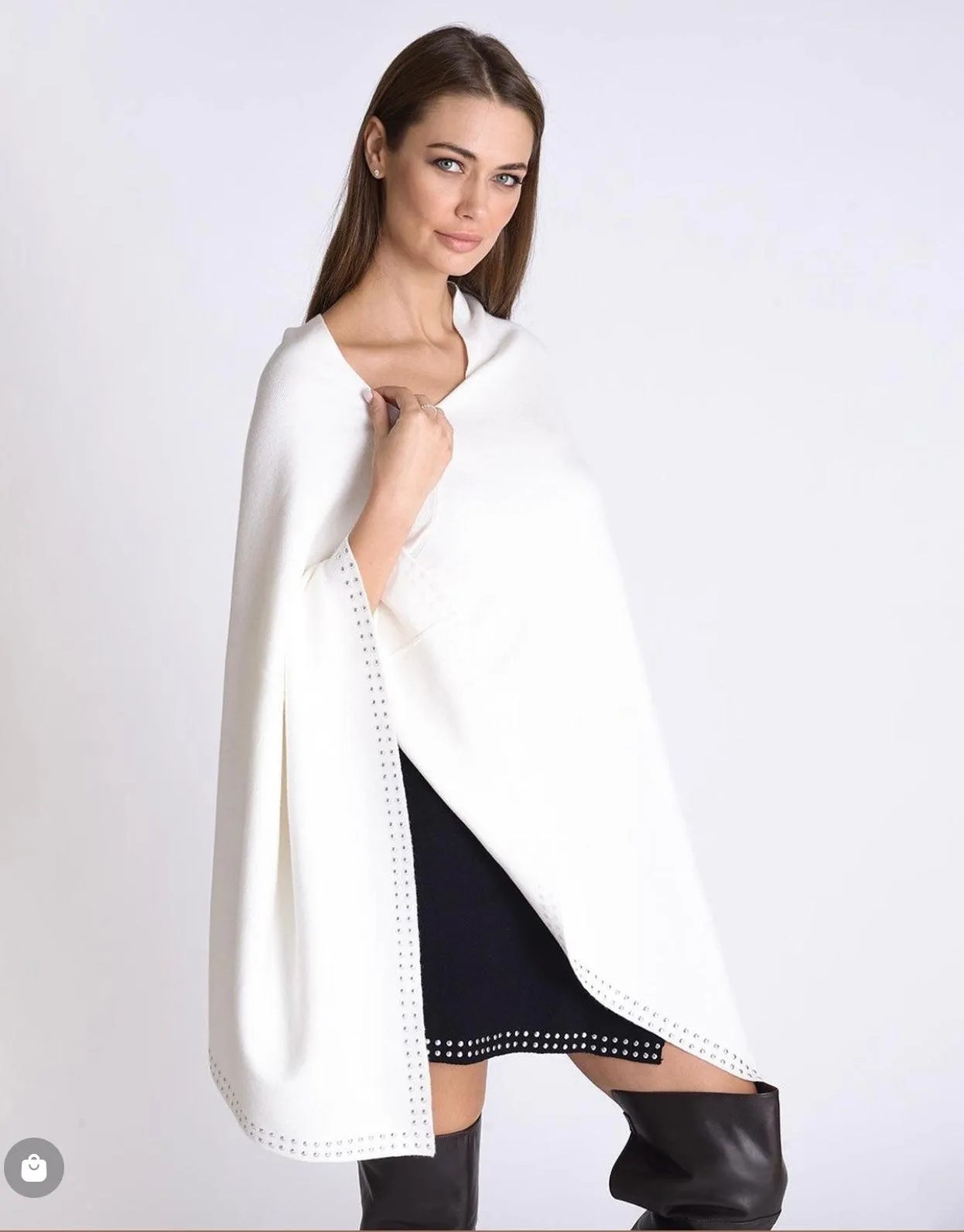 Paris Poncho in White