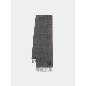 Plaid scarf with fringes