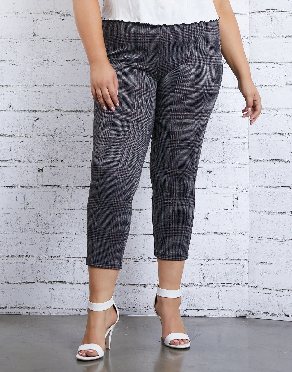 Plus Size Houndstooth Leggings