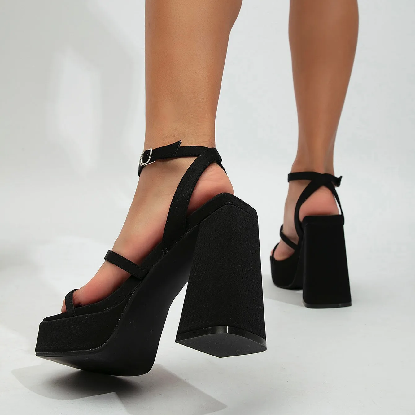 UNDINA HEELED SANDALS