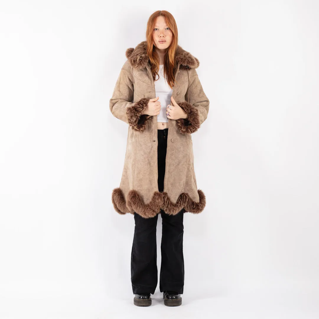 Vintage 90's Women Hooded Sheepskin Coat in Beige